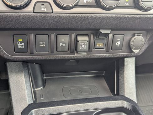 Used 2020 Toyota Tacoma TRD Off-Road image 22