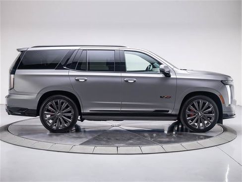 Used 2026 Cadillac Escalade V AWD/4WD image 6