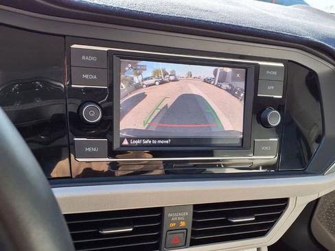 Used 2023 Volkswagen Jetta SE w/ Panoramic Sunroof Package FWD image 28