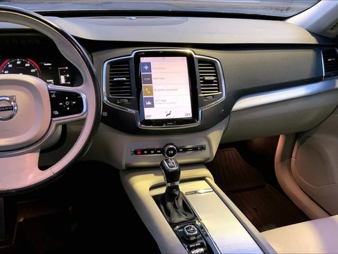 Used 2017 Volvo XC90 T5 Momentum w/ Vision Package image 7