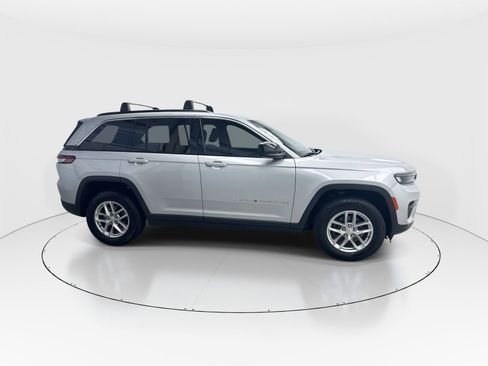 Used 2024 Jeep Grand Cherokee Laredo X w/ Trailer Tow Package image 9