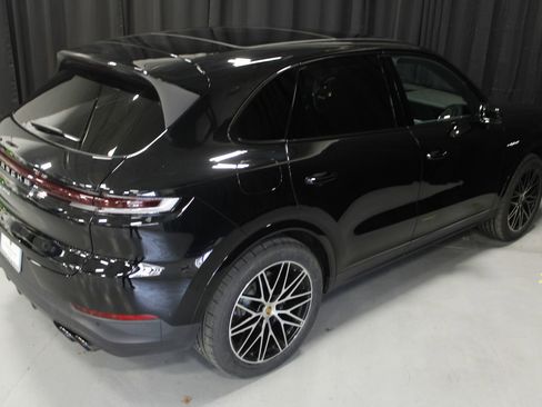 Used 2024 Porsche Cayenne image 15