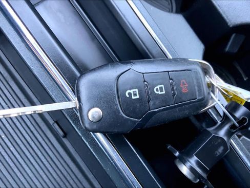 Used 2019 Ford F150 XL w/ Equipment Group 101A Mid AWD/4WD image 15