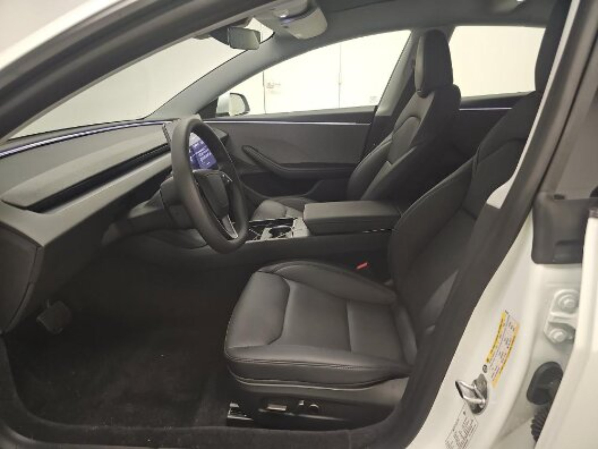 Used 2025 Tesla Model 3 RWD image 3