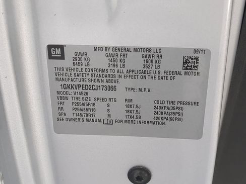 Used 2012 GMC Acadia SLE image 23