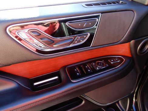 Used 2020 Lincoln Navigator Reserve image 27