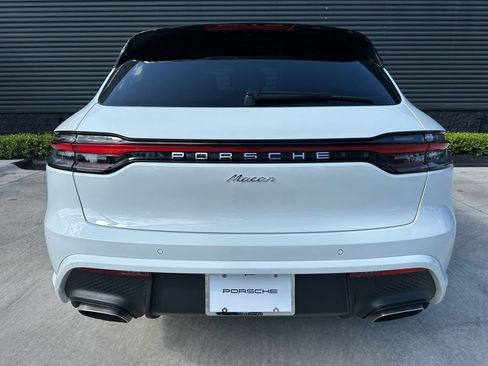 Used 2026 Porsche Macan AWD/4WD image 12