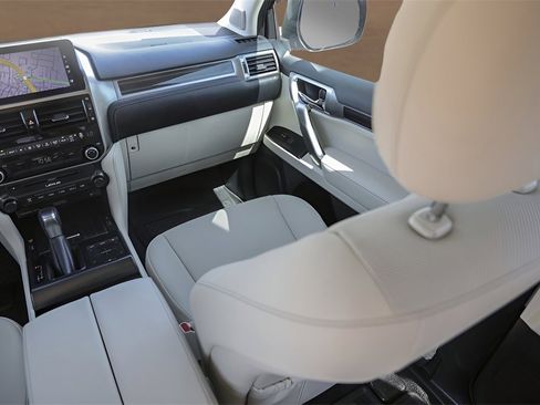 Used 2023 Lexus GX 460 Premium image 30