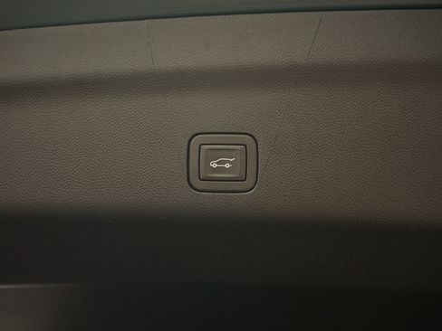 Used 2025 Cadillac Escalade ESV V AWD/4WD image 35