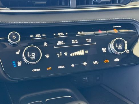 Used 2025 INFINITI QX60 Sensory w/ Lighting Package (N94) AWD/4WD image 19