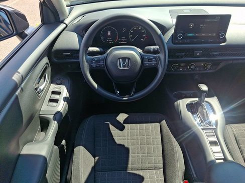 Used 2023 Honda HR-V LX image 11