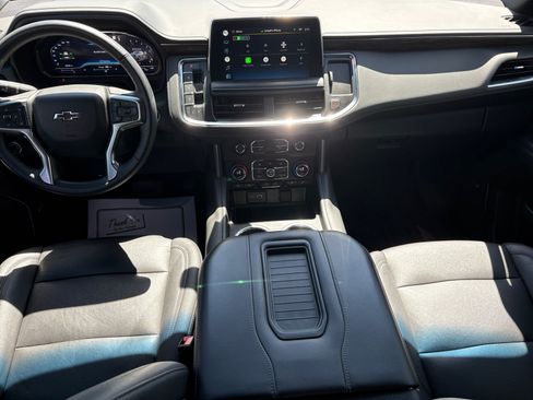 Used 2022 Chevrolet Tahoe Z71 w/ Z71 Off-Road Package AWD/4WD image 13