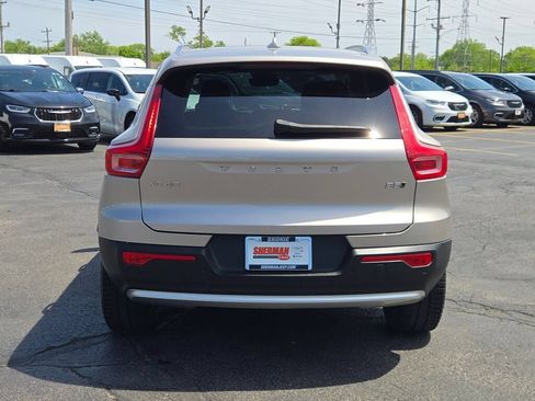 Used 2024 Volvo XC40 B5 Plus AWD/4WD image 15