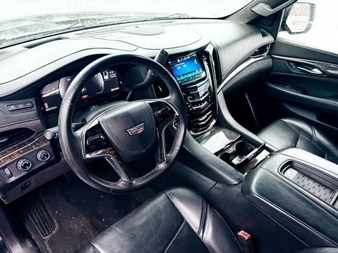 Used 2015 Cadillac Escalade Platinum image 14