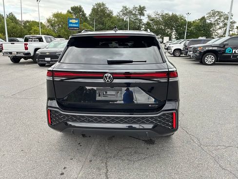 Used 2025 Volkswagen Tiguan SE R-Line AWD/4WD image 6
