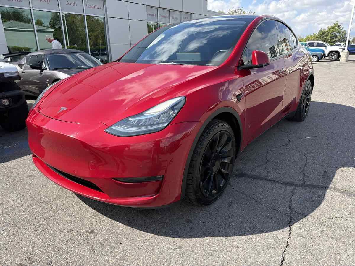 Used 2022 Tesla Model Y Long Range AWD/4WD image 9