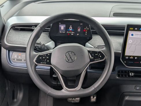 Used 2025 Volkswagen ID. Buzz Pro S RWD image 24