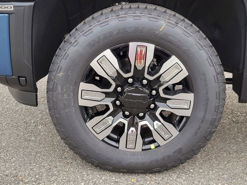 New 2026 GMC Sierra 2500 Denali w/ Technology Package image 8