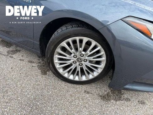Used 2020 Toyota Avalon Limited w/ Advanced Safety Package FWD image 16