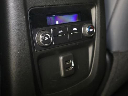 Used 2024 Buick Enclave Essence w/ Technology Package image 28