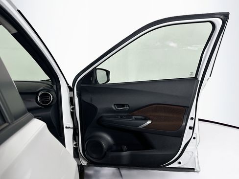 Used 2024 Nissan Kicks SR image 29