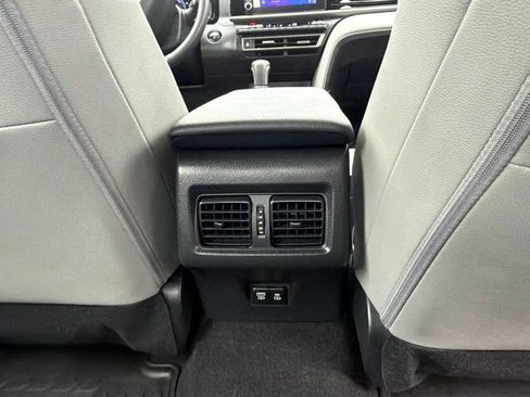 Used 2025 Toyota Camry SE w/ Convenience Package FWD image 16