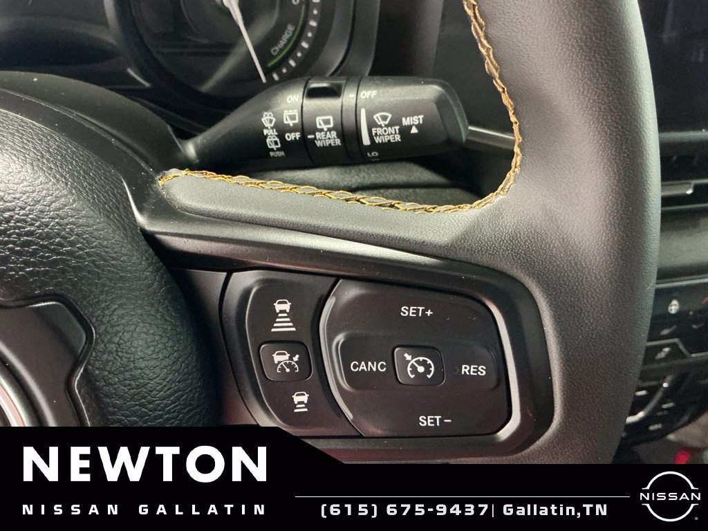 Used 2024 Jeep Wrangler Unlimited AWD/4WD image 39