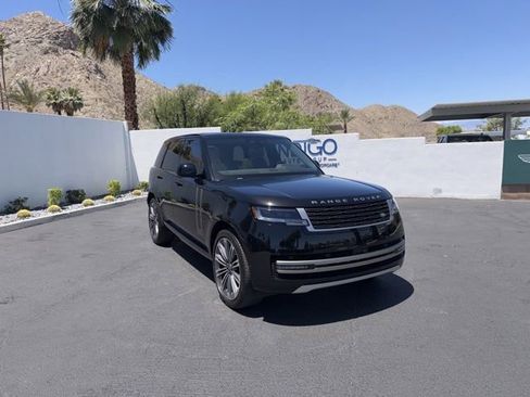Used 2025 Land Rover Range Rover SE AWD/4WD image 3