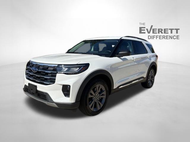 Used 2025 Ford Explorer Active w/ Active Comfort Package AWD/4WD image 3