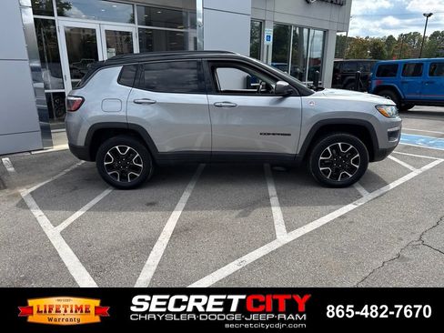 Used 2021 Jeep Compass Trailhawk AWD/4WD image 8