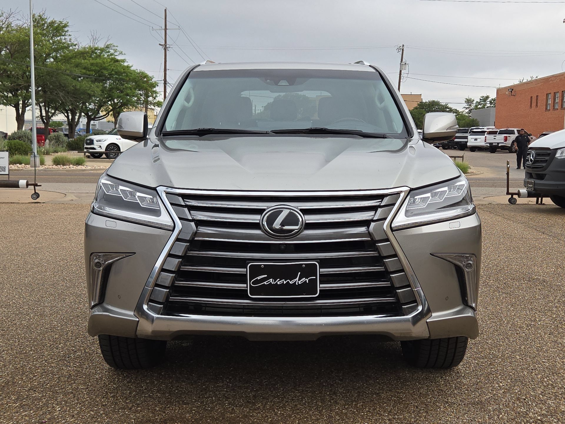 Used 2019 Lexus LX 570 4WD w/ Luxury Package image 10