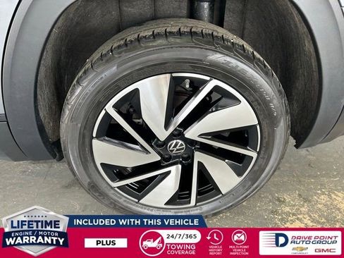 Used 2025 Volkswagen Atlas SE image 8