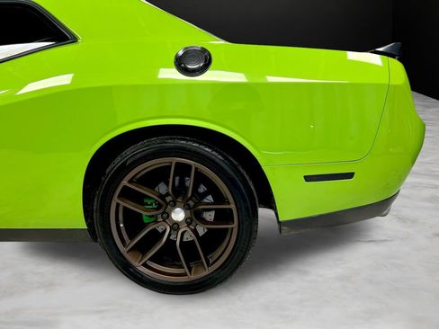 Used 2015 Dodge Challenger R/T Plus RWD image 39