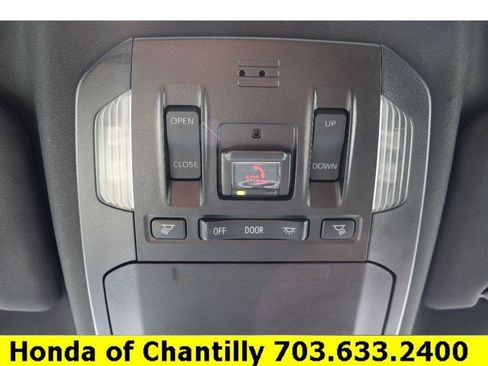 Used 2022 Toyota Highlander XSE FWD image 19