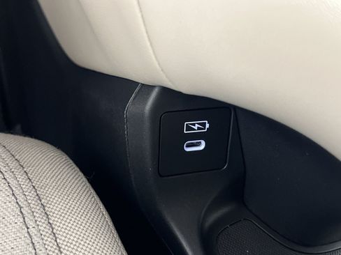 Used 2024 Honda HR-V LX image 32