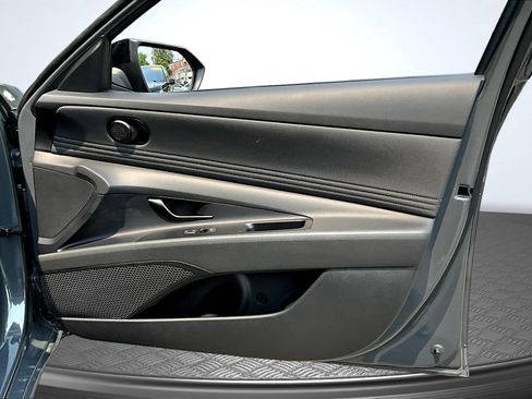 Used 2025 Hyundai Elantra Sport FWD image 26