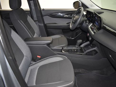 Used 2025 Chevrolet TrailBlazer LT FWD image 23
