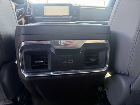 Used 2023 Chevrolet Silverado 1500 LTZ AWD/4WD image 23