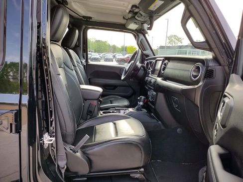 Used 2023 Jeep Wrangler Unlimited Sahara w/ Cold Weather Group AWD/4WD image 12