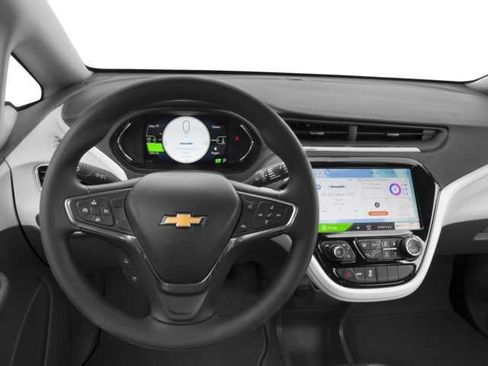 Used 2017 Chevrolet Bolt LT FWD image 4