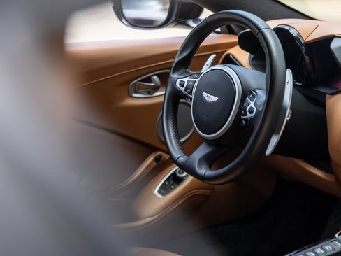 Used 2020 Aston Martin V8 Vantage Coupe RWD image 41