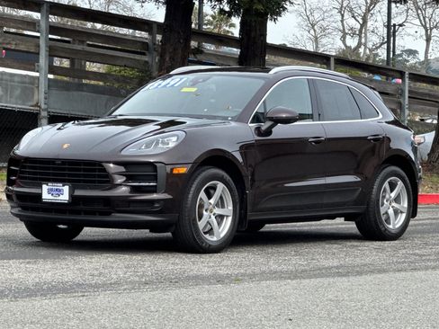 Used 2021 Porsche Macan Base image 8