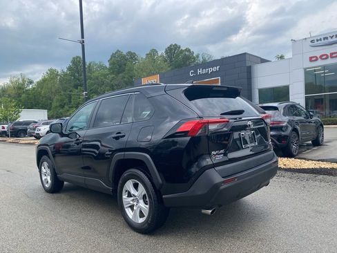 Used 2020 Toyota RAV4 XLE w/ XLE Grade Weather Package AWD/4WD image 4