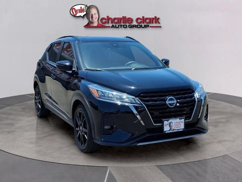 Used 2023 Nissan Kicks SR w/ SR Premium Package FWD image 8