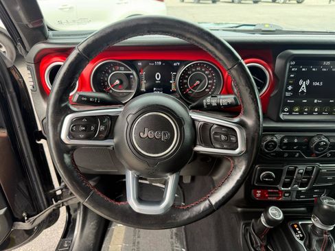 Used 2019 Jeep Wrangler Unlimited Rubicon w/ Dual Top Group AWD/4WD image 24