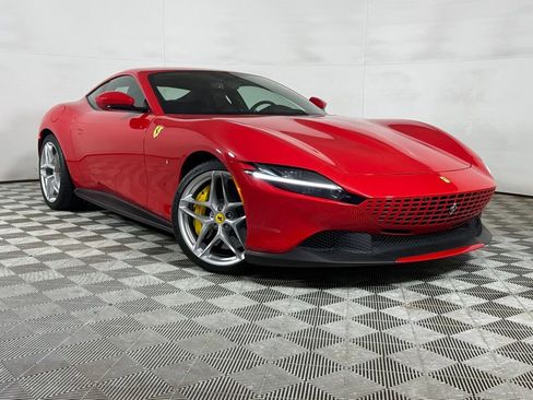 Used 2021 Ferrari Roma RWD image 3