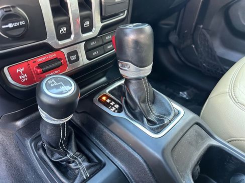 Used 2019 Jeep Wrangler Rubicon w/ LED Lighting Group image 14