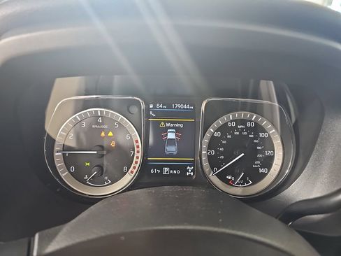 Used 2019 Nissan Titan SV w/ SV Convenience Package AWD/4WD image 25