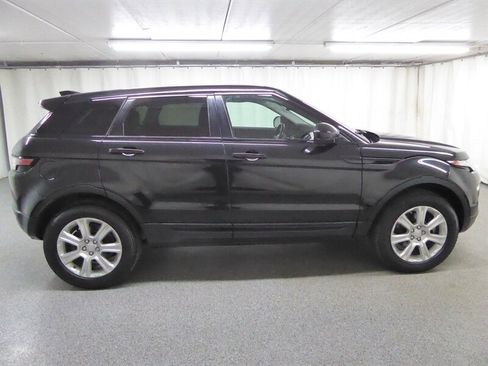 Used 2016 Land Rover Range Rover Evoque SE image 8
