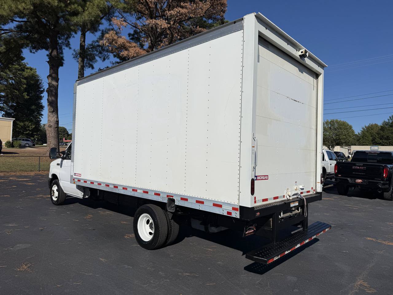 Used 2022 Ford E-350 and Econoline 350 Super Duty w/ Power Windows & Locks Group RWD image 2